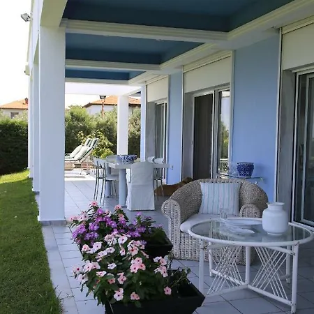 Zeus Throne Estate Villa *