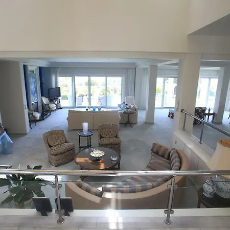 Zeus Throne Estate