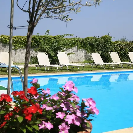 Zeus Throne Estate Villa *